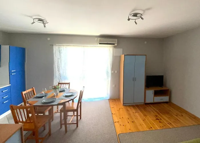 Apartmani Sveti Filip I Jakov דירה *