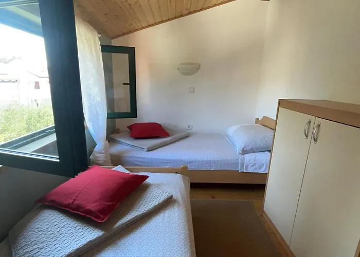 Apartmani Sveti Filip I Jakov דירה
