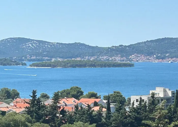 Apartmani Sveti Filip I Jakov דירה