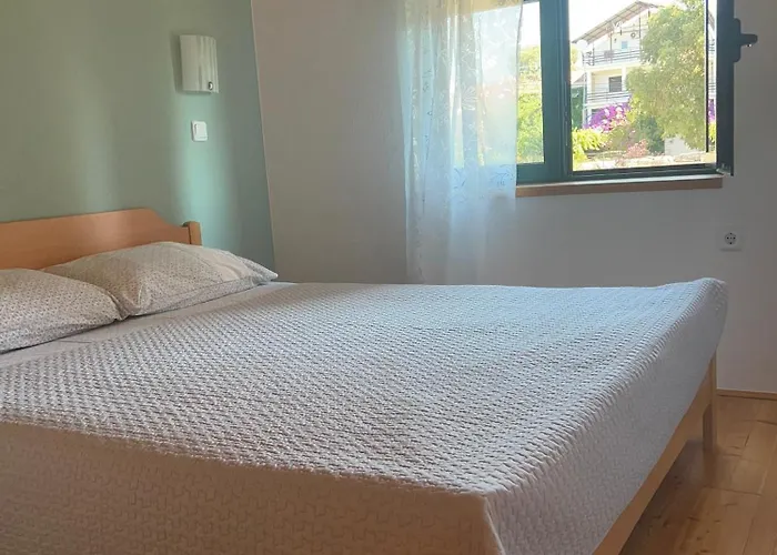 Apartmani Sveti Filip I Jakov דירה *