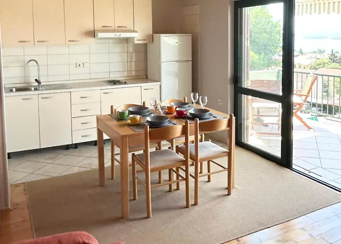 Apartmani Sveti Filip I Jakov סבטי פיליפ אי ג'קוב