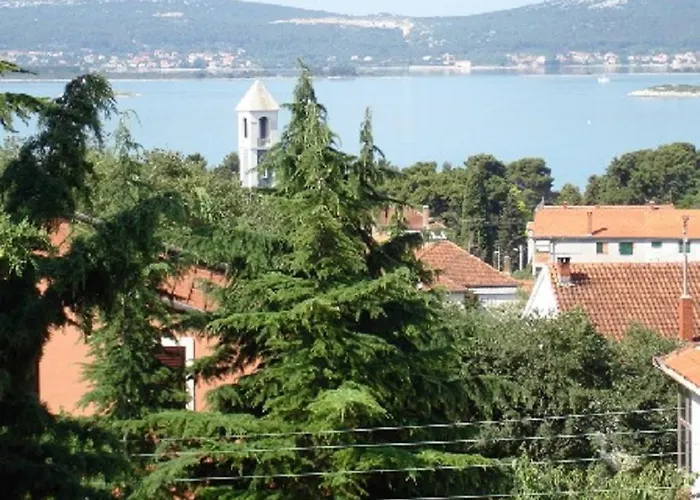 Apartmani Sveti Filip I Jakov דירה *