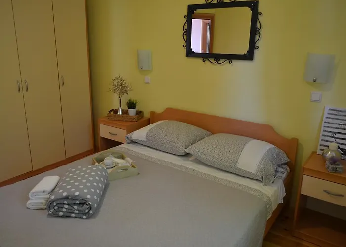 Apartmani Sveti Filip I Jakov סבטי פיליפ אי ג'קוב