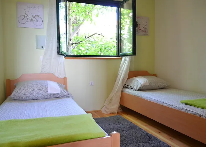 Apartmani Sveti Filip I Jakov דירה *
