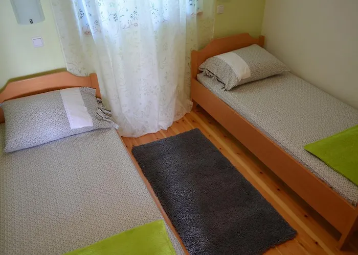 Apartmani Sveti Filip I Jakov דירה *