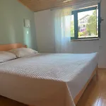 Apartmani Sveti Filip I Jakov Apartamento *