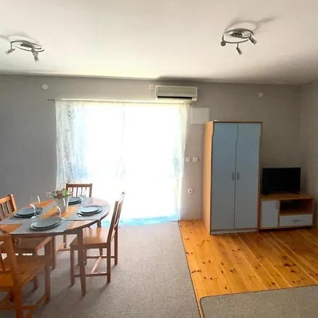 Apartmani Sveti Filip I Jakov Appartamento *